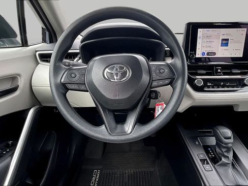 Used 2026 Toyota Corolla Cross L FWD image 6