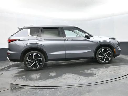 Used 2024 Mitsubishi Outlander FWD image 4