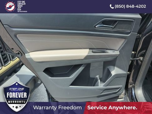 Used 2023 Volkswagen Atlas SE w/ Panoramic Sunroof Package FWD image 28