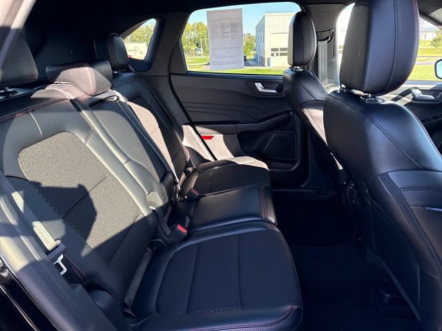 Used 2025 Ford Escape ST-Line w/ Tech Pack #1 AWD/4WD image 14