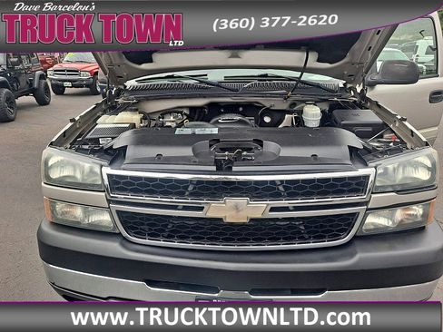 Used 2006 Chevrolet Silverado 2500 4x4 Extended Cab image 18