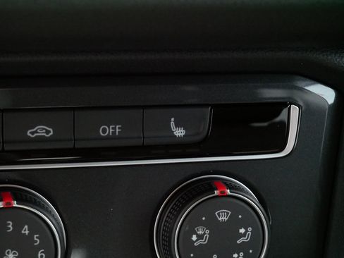 Certified 2024 Volkswagen Tiguan S image 30