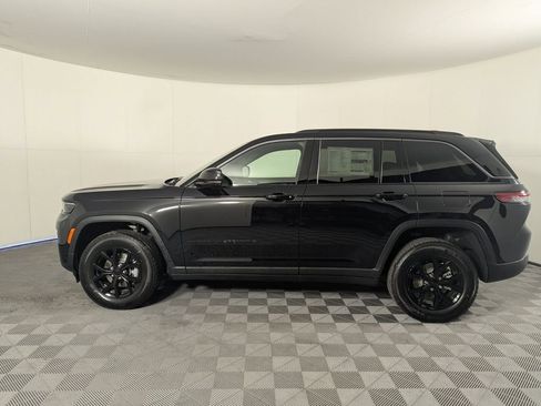 New 2026 Jeep Grand Cherokee Altitude RWD image 7