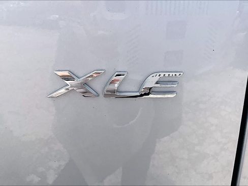 Used 2025 Toyota Corolla Cross XLE FWD image 10