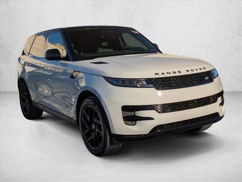 Used 2024 Land Rover Range Rover Sport SE image 3
