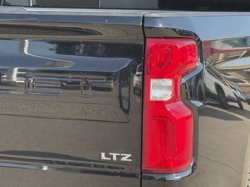 Used 2021 Chevrolet Silverado 1500 LTZ AWD/4WD image 7