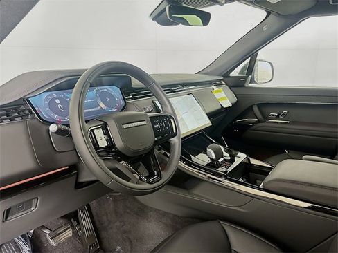 New 2025 Land Rover Range Rover Sport Dynamic SE image 9