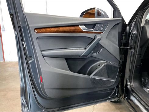 Used 2018 Audi Q5 2.0T Premium Plus w/ Premium Plus Package image 23