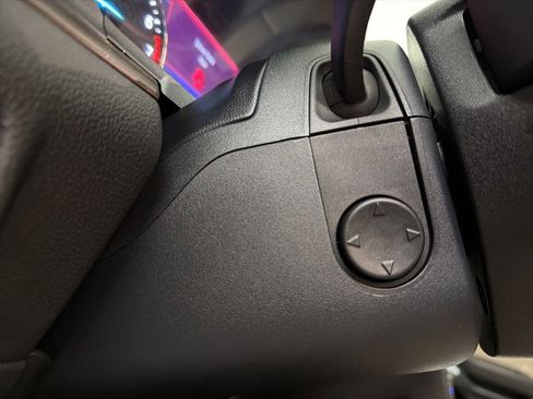 Used 2020 Ford Explorer Limited image 12