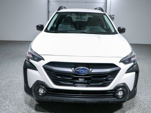 Used 2023 Subaru Outback Premium AWD/4WD image 4