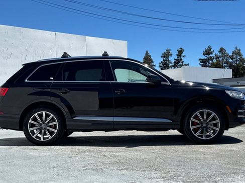 Used 2017 Audi Q7 3.0T Premium Plus w/ Premium Plus Package AWD/4WD image 2