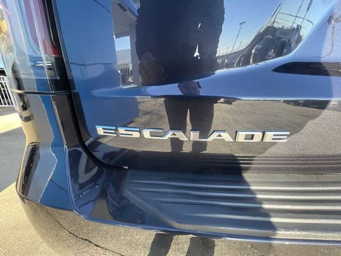 Certified 2023 Cadillac Escalade ESV Premium Luxury w/ LPO, Radiant Package image 33