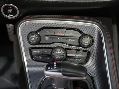 Used 2015 Dodge Challenger R/T Plus image 31