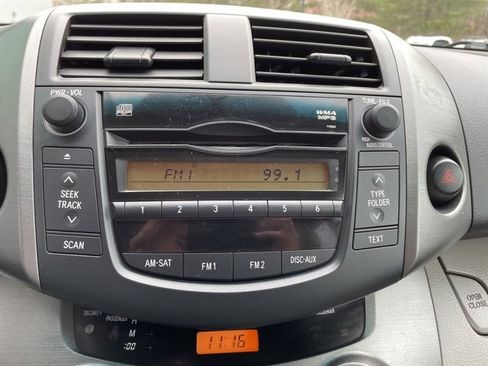 Used 2011 Toyota RAV4 4WD image 20