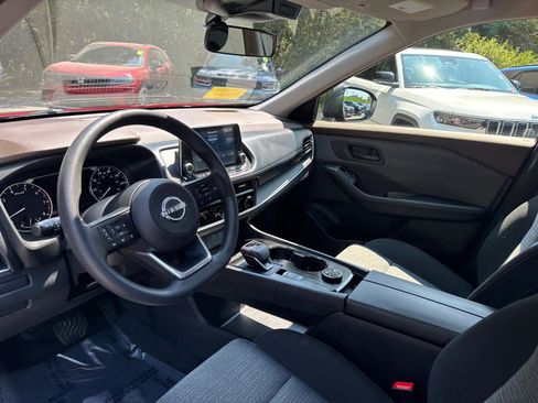 Used 2022 Nissan Rogue S image 13