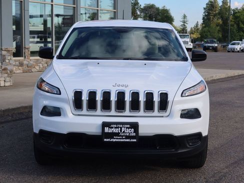 Used 2017 Jeep Cherokee Sport image 11