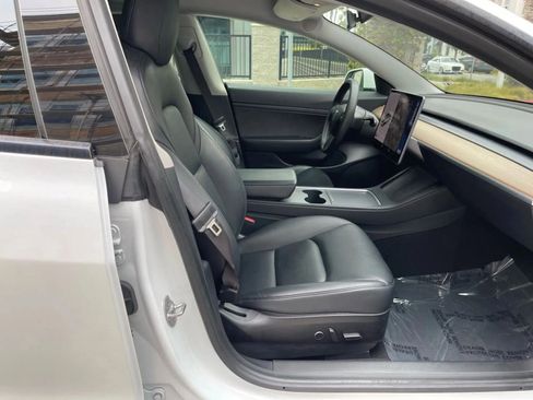 Used 2023 Tesla Model 3 Standard Range image 12