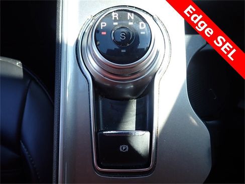 Used 2024 Ford Edge SEL image 25