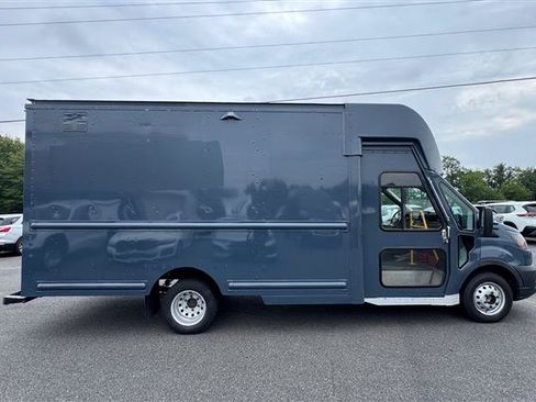 Used 2021 Ford Transit 350 DRW RWD image 6