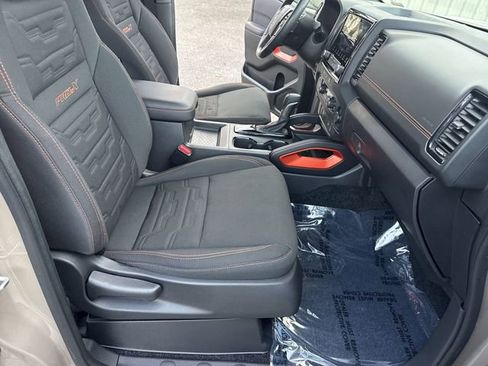 Used 2024 Nissan Frontier Pro-X image 10