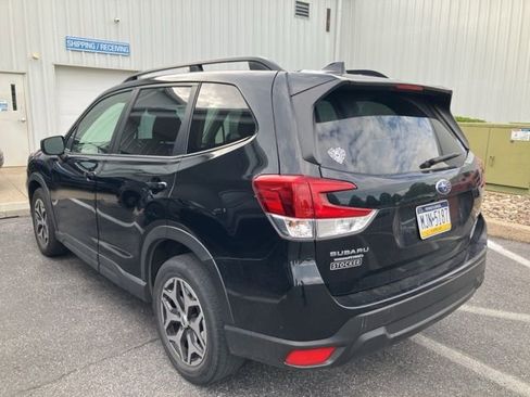 Used 2021 Subaru Forester Premium AWD/4WD image 9