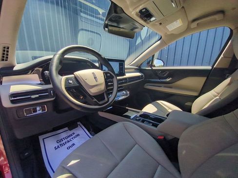 Used 2025 Lincoln Corsair AWD w/ Equipment Group 101A image 13