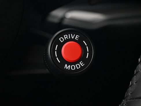 Certified 2025 Porsche Cayenne Turbo GT AWD/4WD image 26