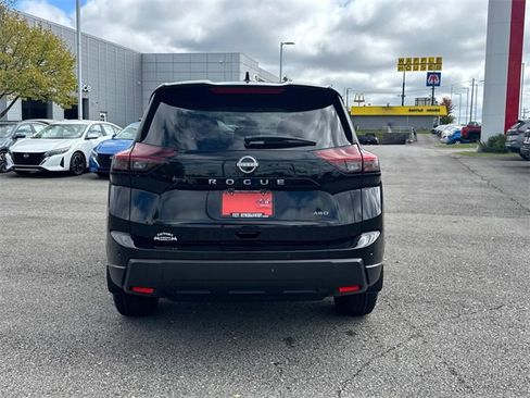 New 2026 Nissan Rogue S image 5