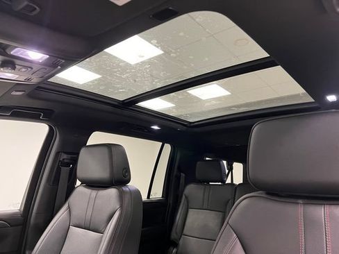 Used 2024 Chevrolet Suburban RST AWD/4WD image 41