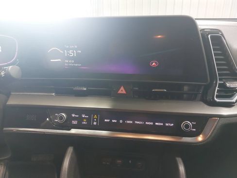 Used 2023 Kia Sportage EX AWD/4WD image 19