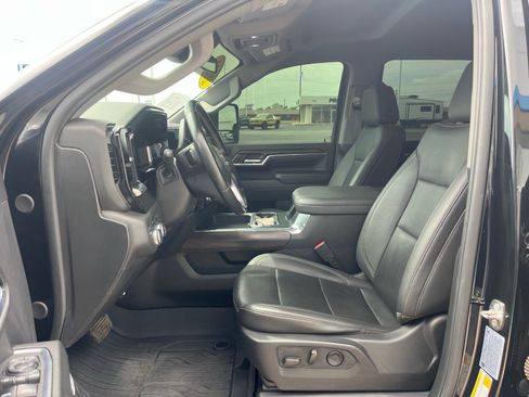 Used 2024 GMC Sierra 3500 SLT w/ SLT Premium Package image 12