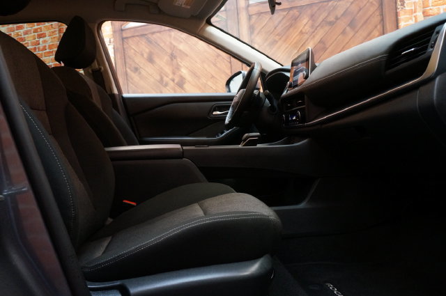 Certified 2025 Nissan Rogue SV AWD/4WD image 48