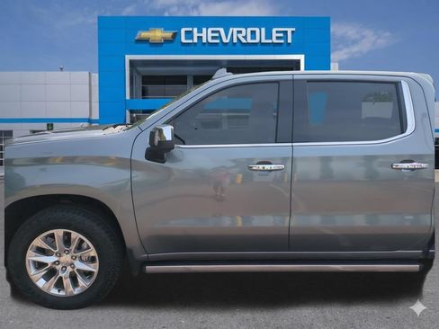 Used 2021 Chevrolet Silverado 1500 LTZ w/ Z71 Off-Road Package AWD/4WD image 13