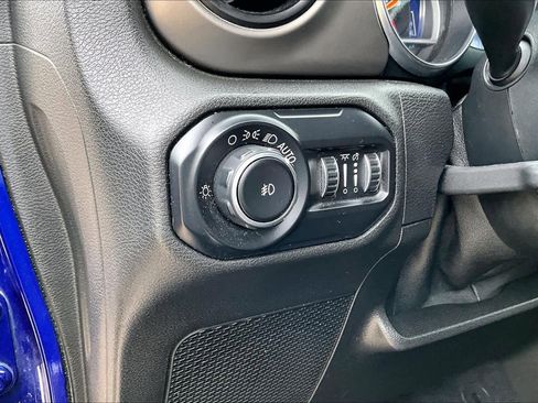 Used 2019 Jeep Wrangler Sport AWD/4WD image 31