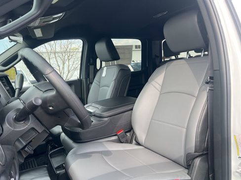 New 2026 RAM 2500 Tradesman w/ Chrome Appearance Group AWD/4WD image 15