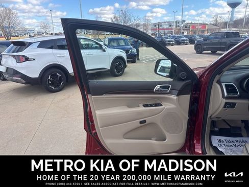 Used 2014 Jeep Grand Cherokee Overland w/ Advanced Technology Group image 11