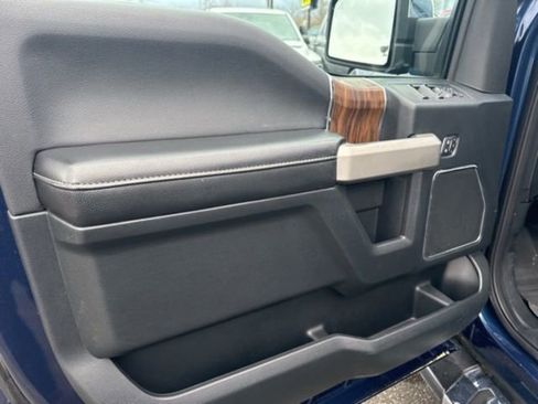 Used 2019 Ford F150 Lariat w/ Equipment Group 502A Luxury AWD/4WD image 20