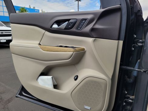 Used 2018 GMC Acadia Denali w/ Technology Package FWD image 26