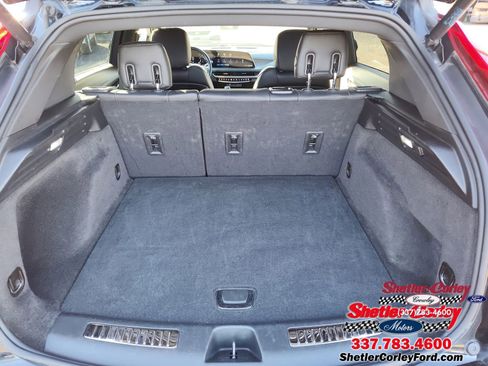 Used 2024 Cadillac XT4 Premium Luxury image 8