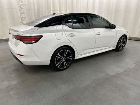 Used 2022 Nissan Sentra SR w/ SR Premium Package FWD image 4