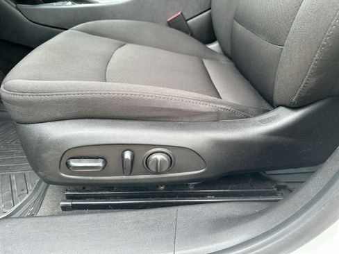 Used 2020 Chevrolet Malibu LT FWD image 36