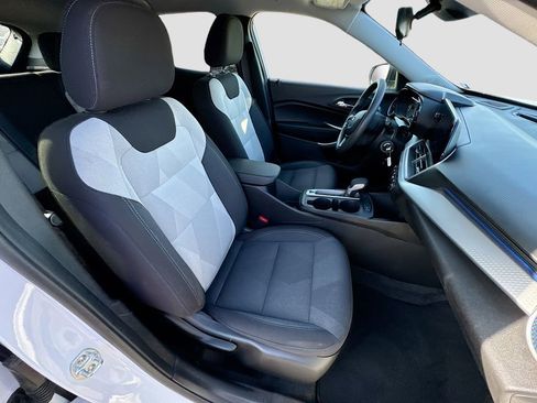 Used 2025 Chevrolet Trax LS image 25
