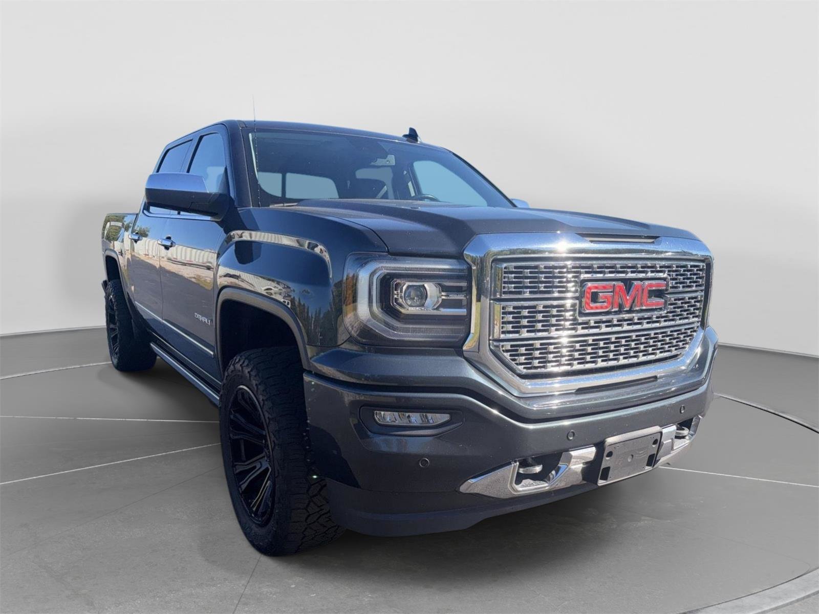 Used 2018 GMC Sierra 1500 Denali w/ Denali Ultimate Package AWD/4WD image 4