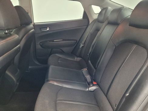 Used 2019 Kia Optima S image 18