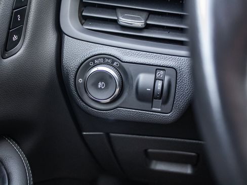 Used 2019 Buick Envision Essence image 33