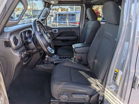 Used 2022 Jeep Wrangler Unlimited Sahara AWD/4WD image 21