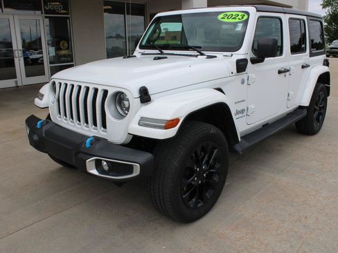 Used 2023 Jeep Wrangler Unlimited Sahara w/ Cold Weather Group AWD/4WD image 2