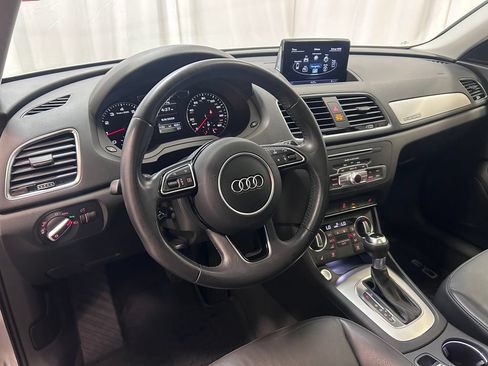 Used 2017 Audi Q3 2.0T Premium AWD/4WD image 2