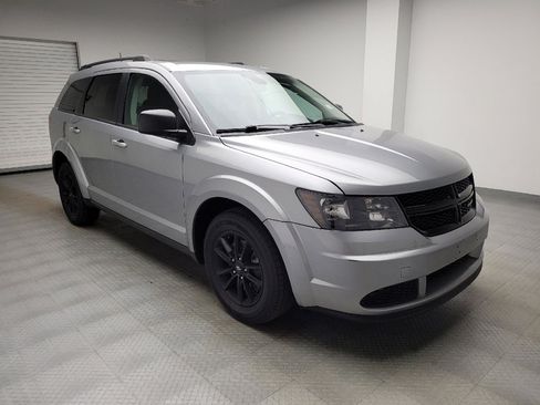 Used 2020 Dodge Journey SE w/ SE Popular Equipment Group FWD image 13