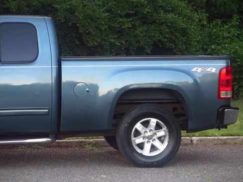 Used 2009 GMC Sierra 1500 SLE w/ Power Pack Plus AWD/4WD image 19